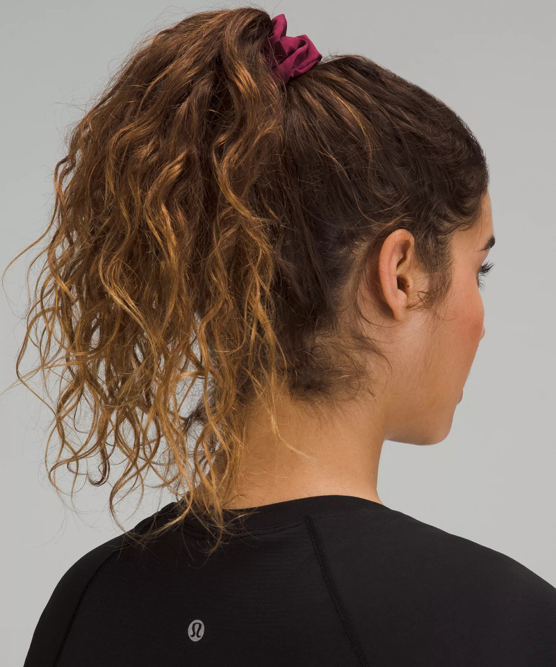lululemon Uplifting Scrunchies *7 Pack outlook