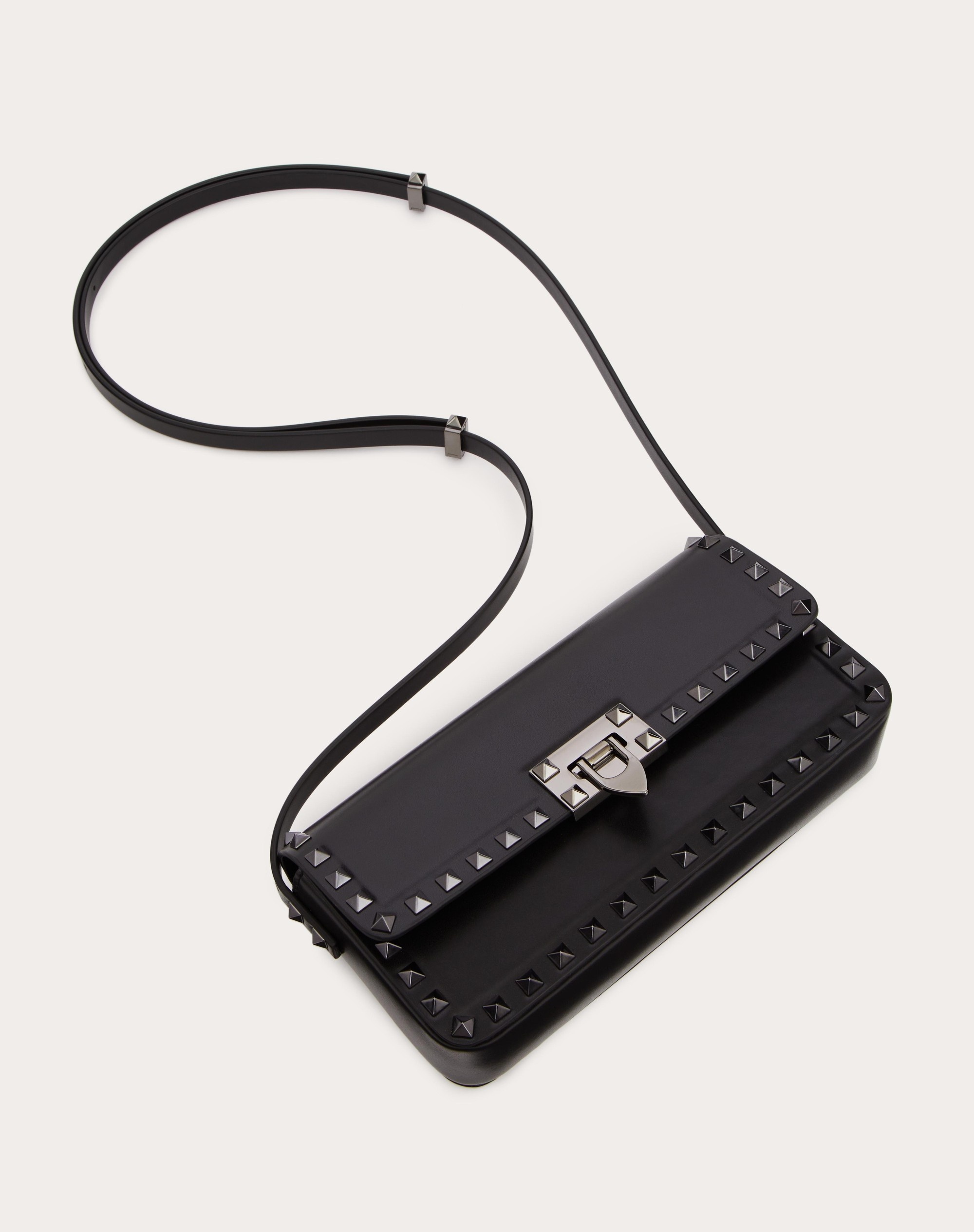 ROCKSTUD23 E/W SMOOTH CALFSKIN SHOULDER BAG - 6