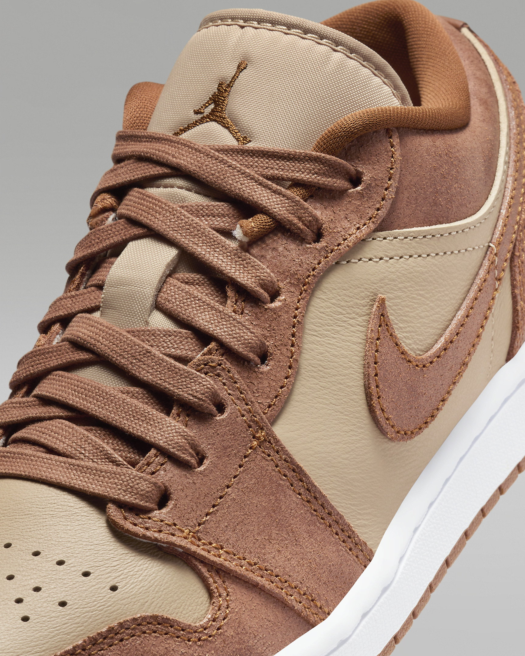 Air Jordan 1 Low SE Women's Shoes - 7