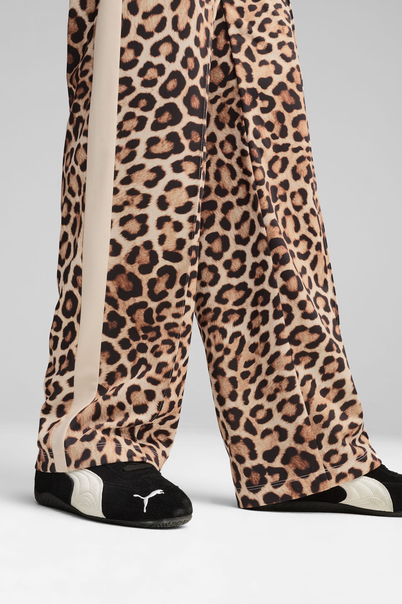 T7 LEO LUXE Women's All-Over Print Straight Pants - 7