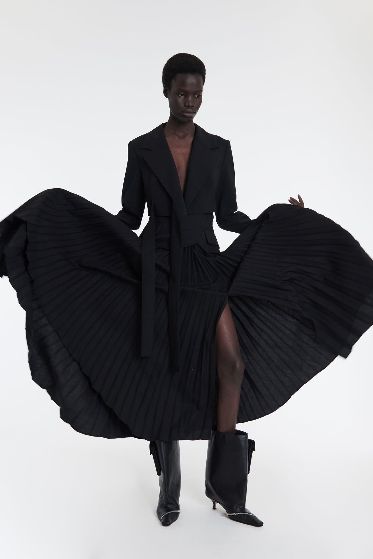 MAXI PLEATED ASYMMETRIC SKIRT WITH BASQUE DETAIL BLACK - 6