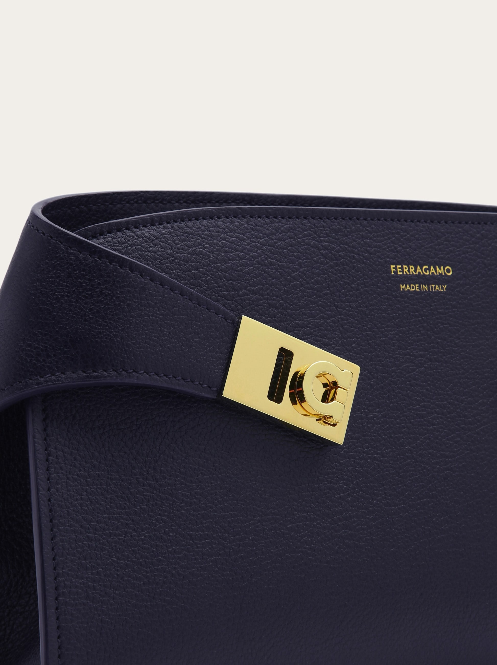 Hug crossbody bag - 7