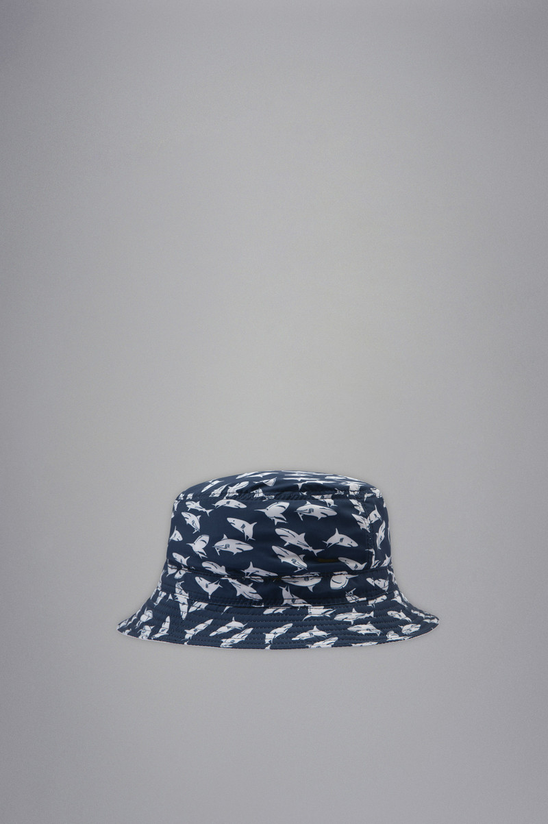 Paul & Shark BUCKET WITH SHARK PRINT outlook