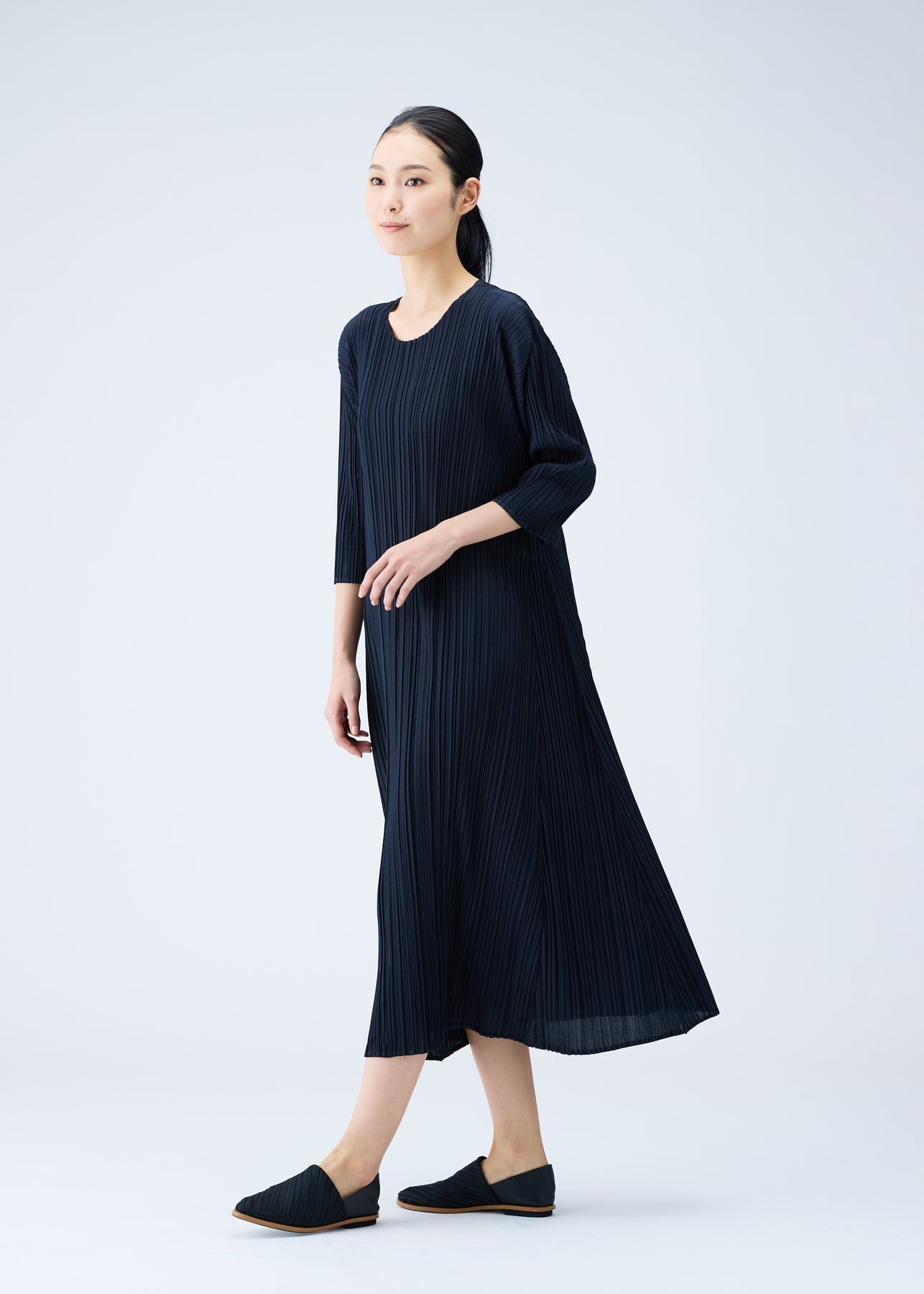 MELLOW PLEATS DRESS - 5