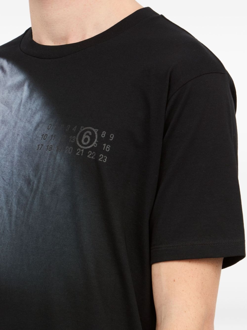 graphic-print T-shirt - 6