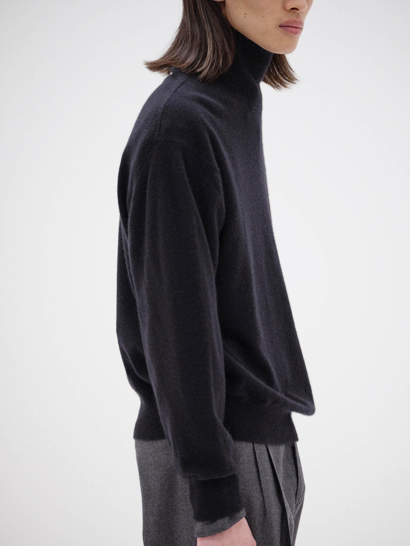 BABY CASHMERE KNIT TURTLE 3