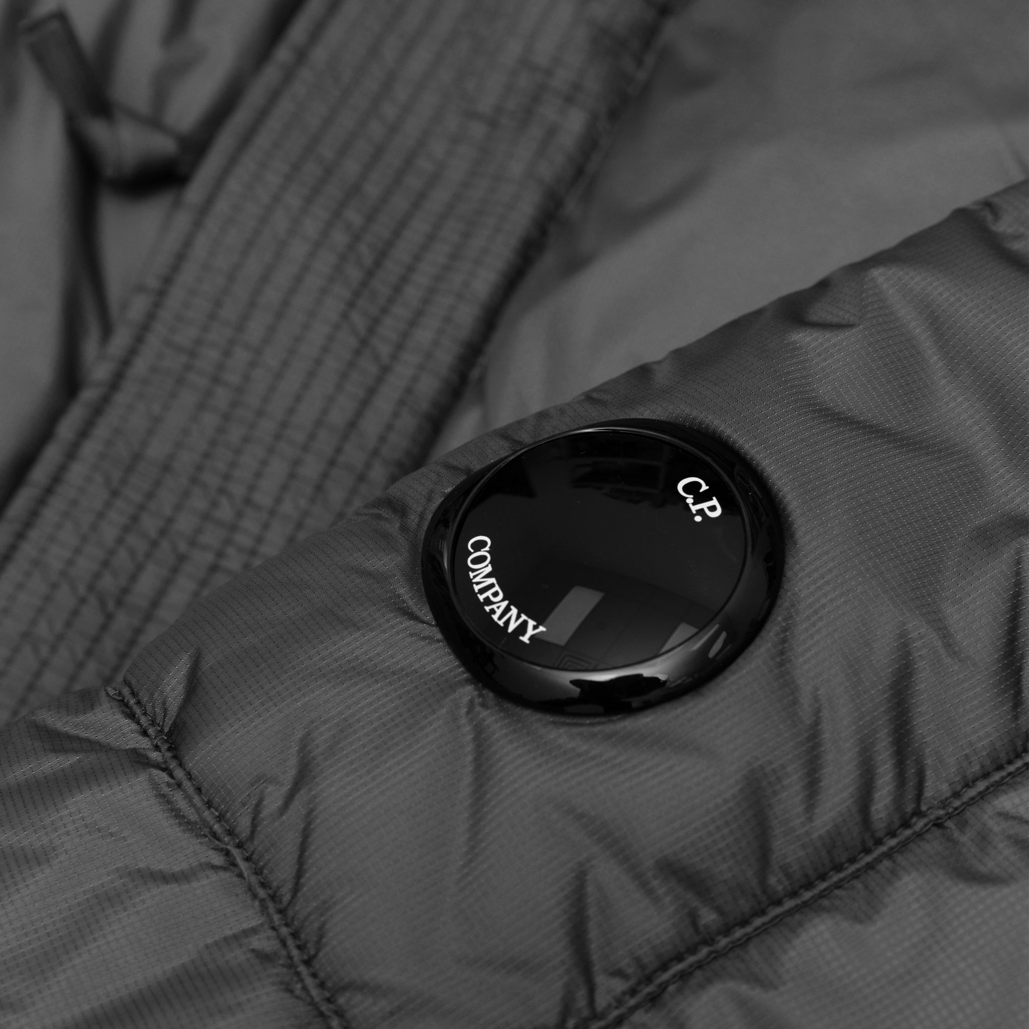 MEDIUM DOWN LENS SHIELD JACKET - 3