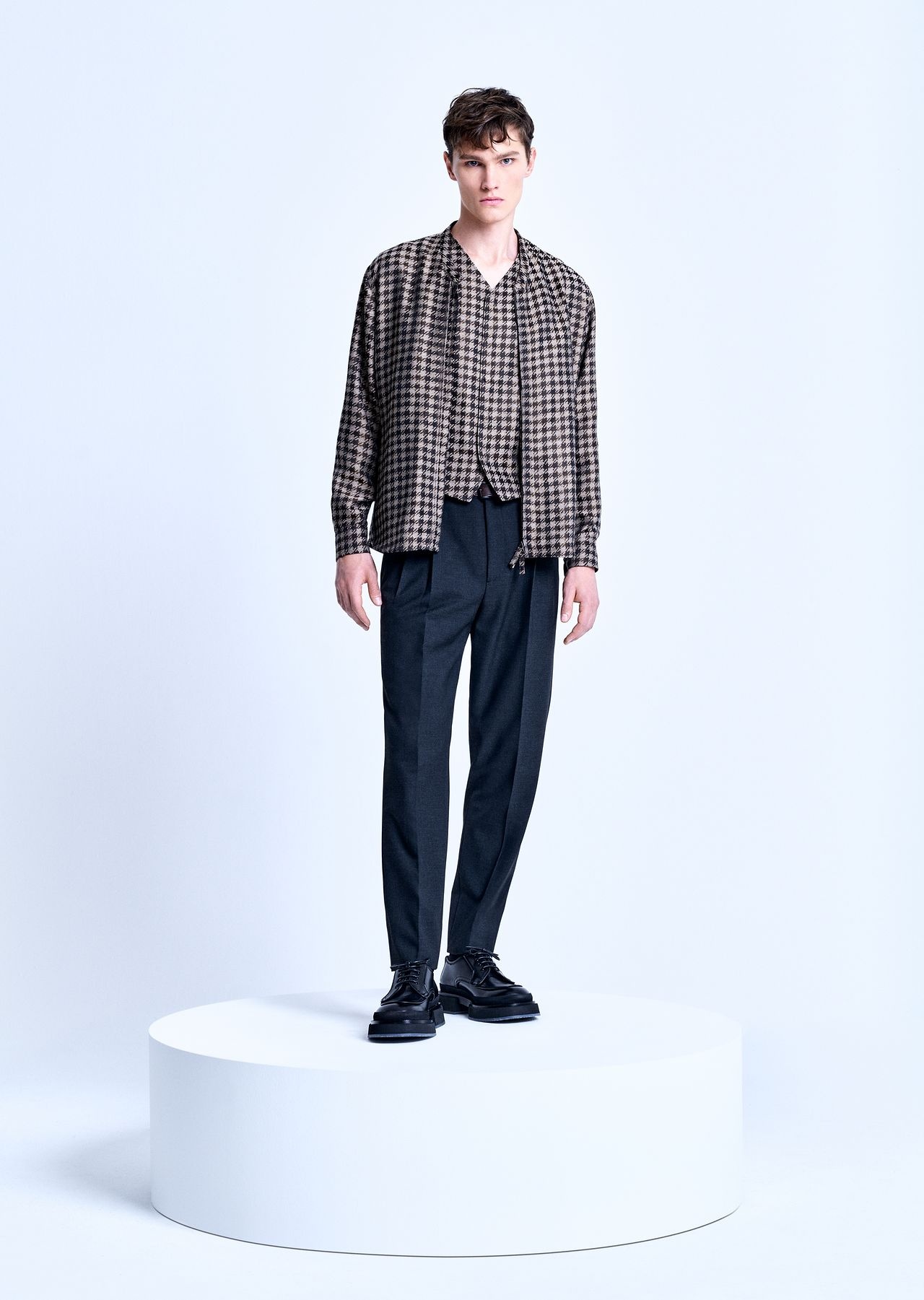 Double-darted trousers in stretch technical canvas - 7