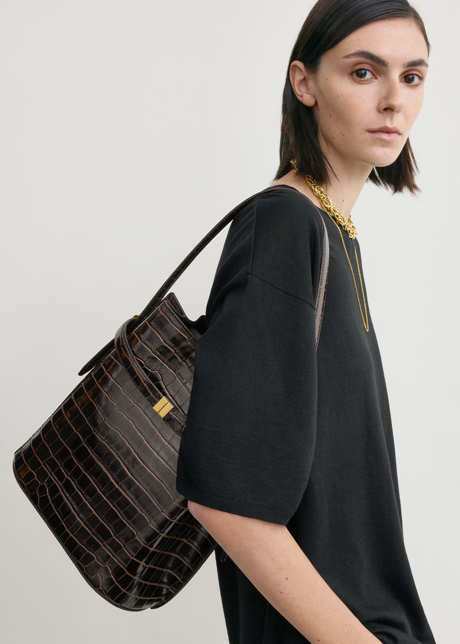 Belted croco-embossed bucket bag dark brown - 3