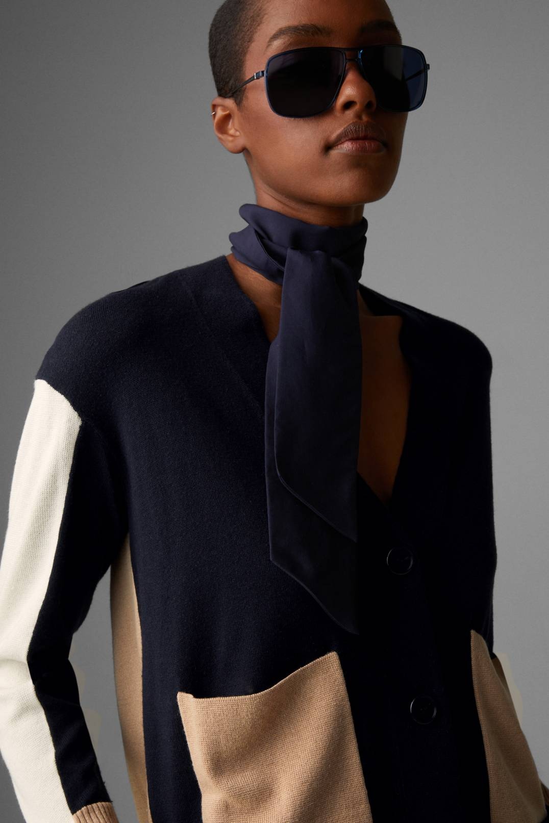CARIA CARDIGAN IN NAVY BLUE/CAMEL - 4
