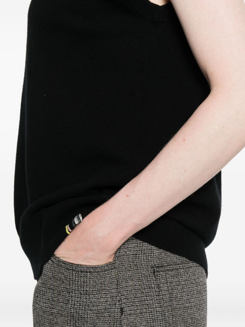V-neck sleeveless knitted vest - 5
