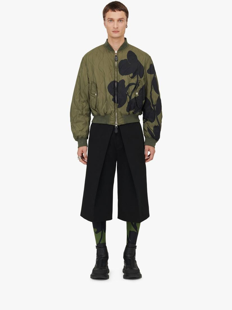 Alexander McQueen Men's Deep Pleat Shorts in Black outlook