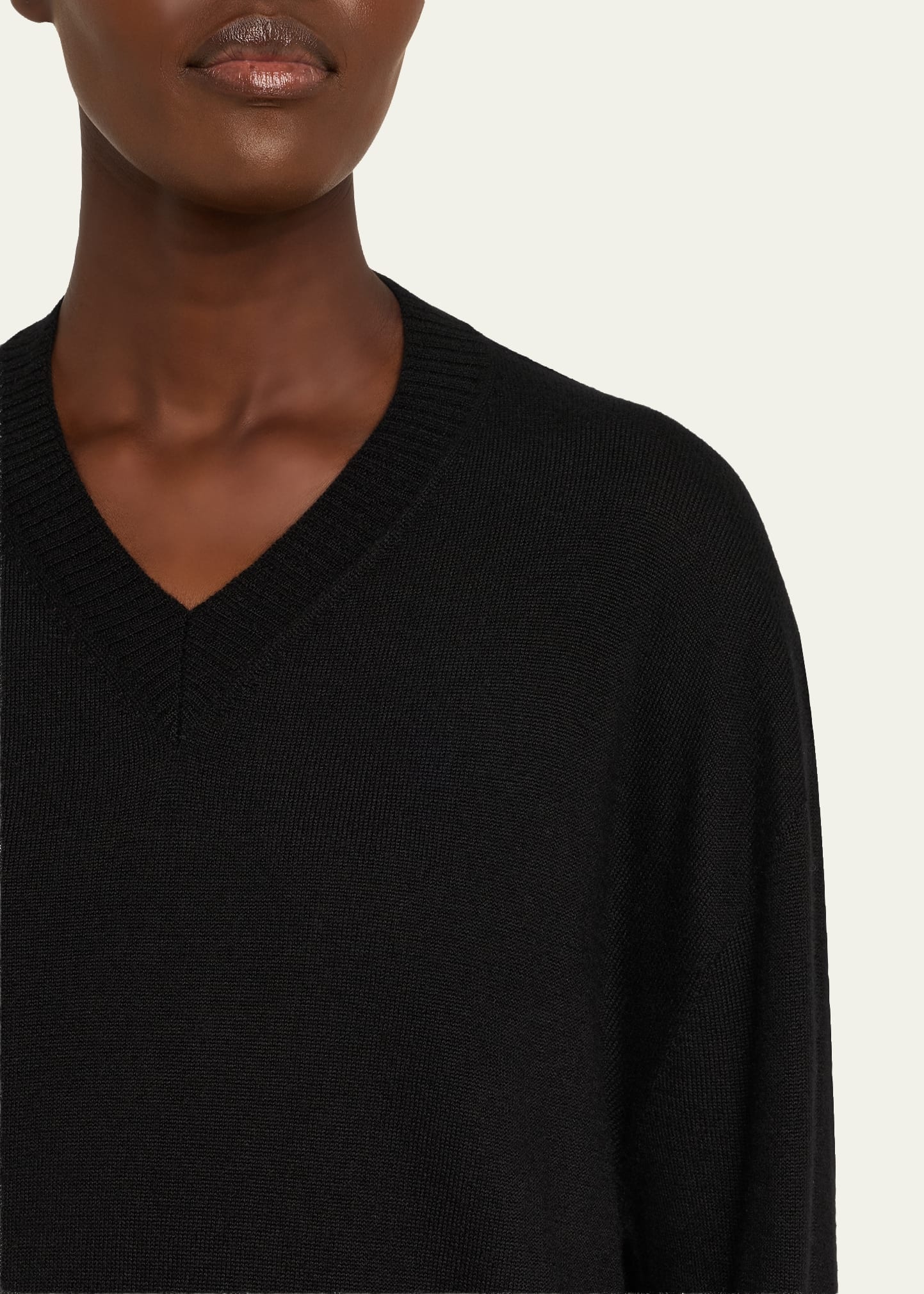 V-Neck Cashmere Sweater - 5
