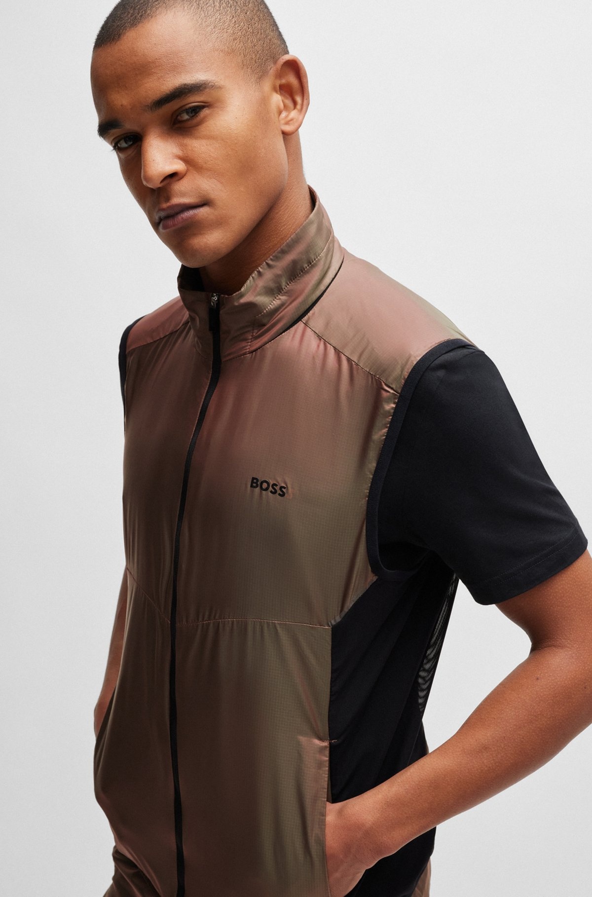 WATER-REPELLENT PACKABLE GILET IN IRIDESCENT RIPSTOP MATERIAL - 6