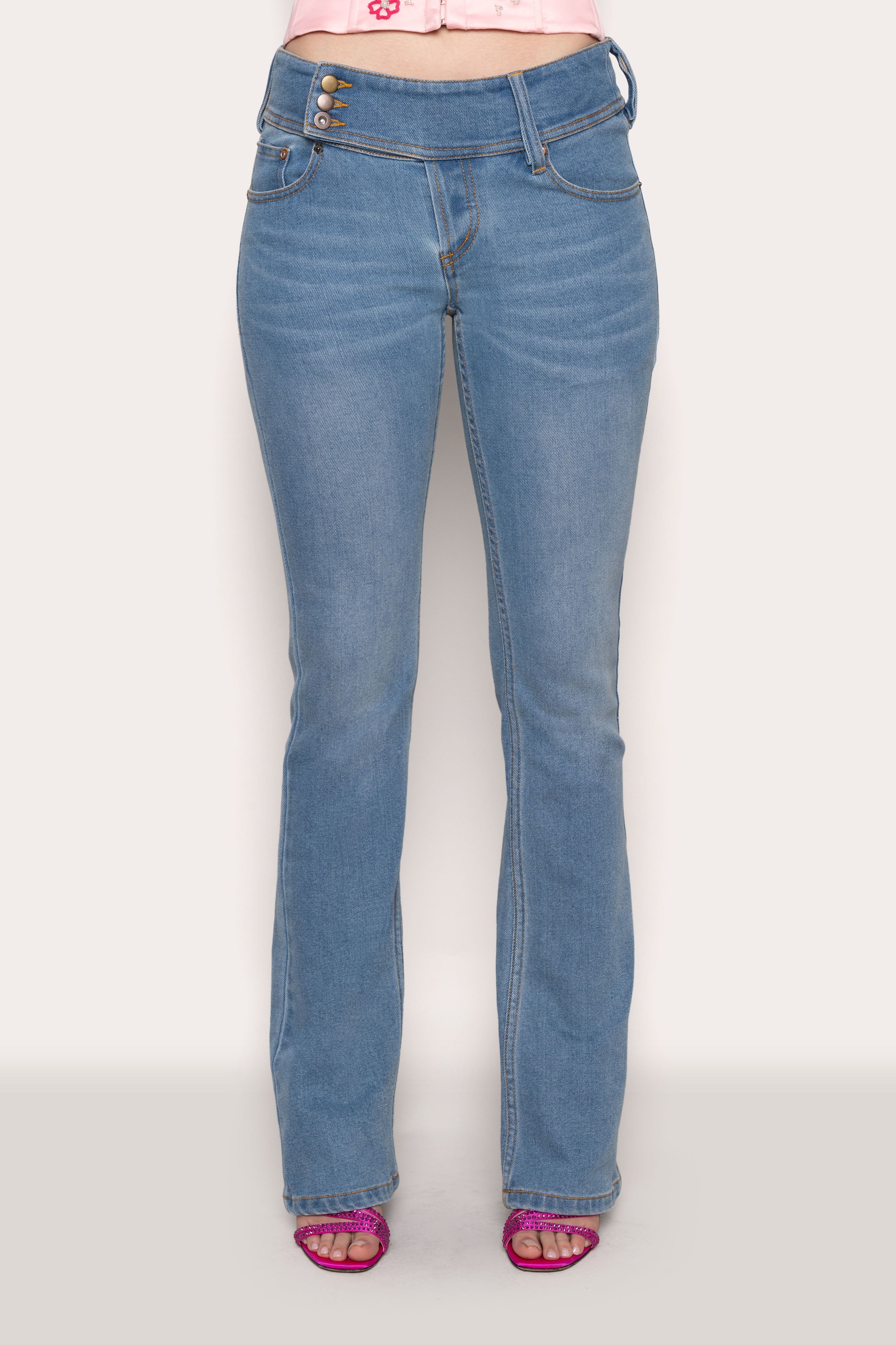LOW RISE BELTED FLARE DENIM - 5