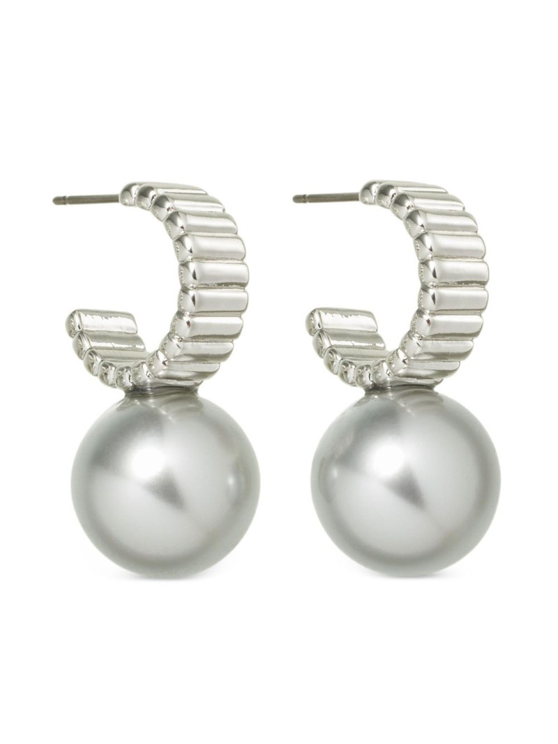 ROXANNE ASSOULIN ribbed-hoop pearl earrings outlook