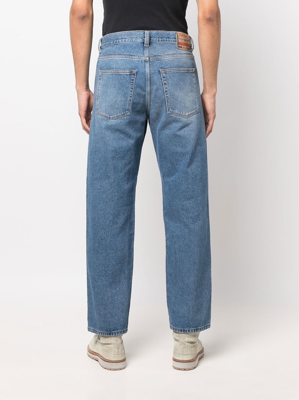 2010-FS4 STRAIGHT-LEG JEANS - 3