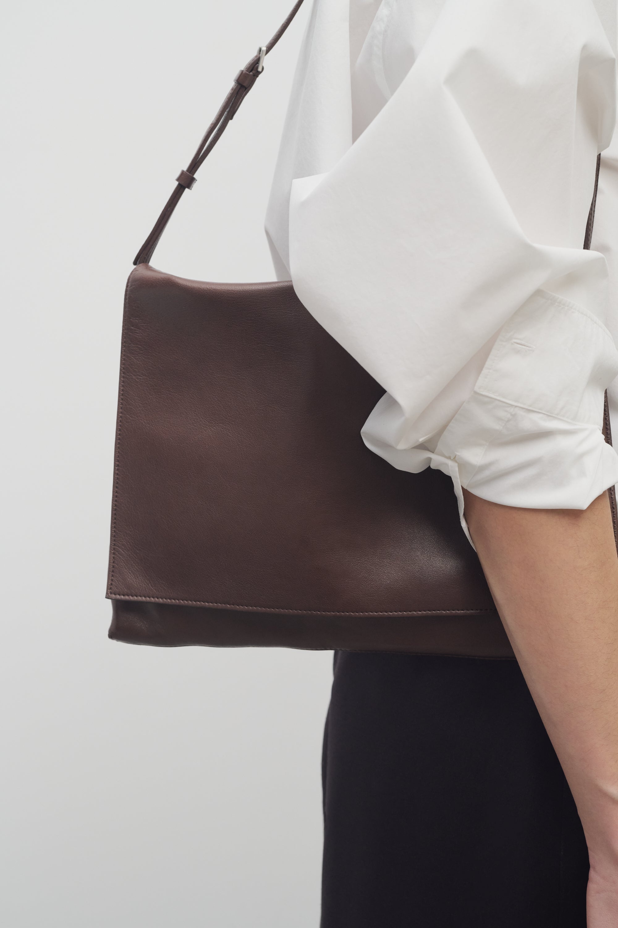 Nan Shoulder Bag in Leather - 4