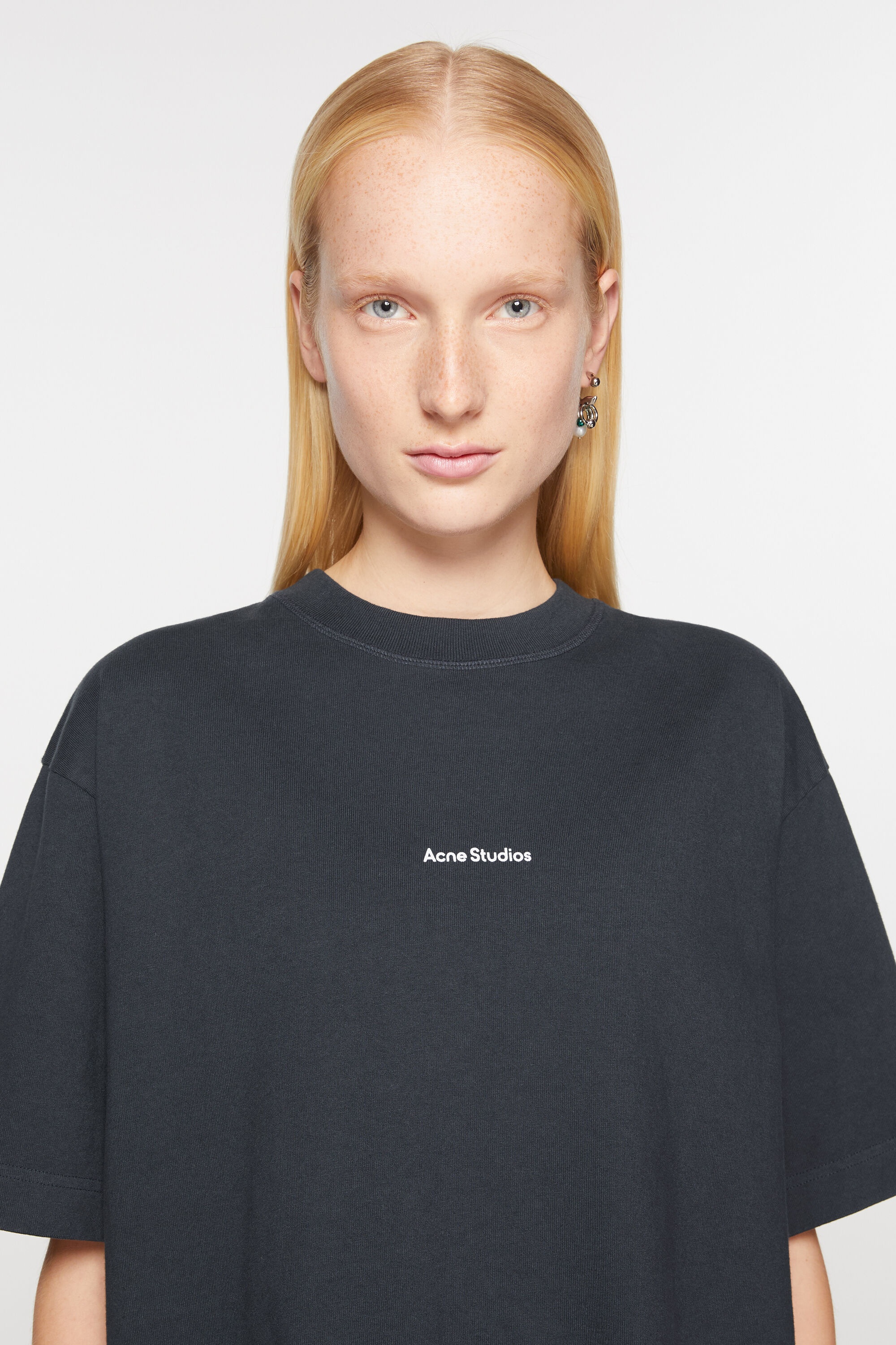 Logo t-shirt dress - Black - 5