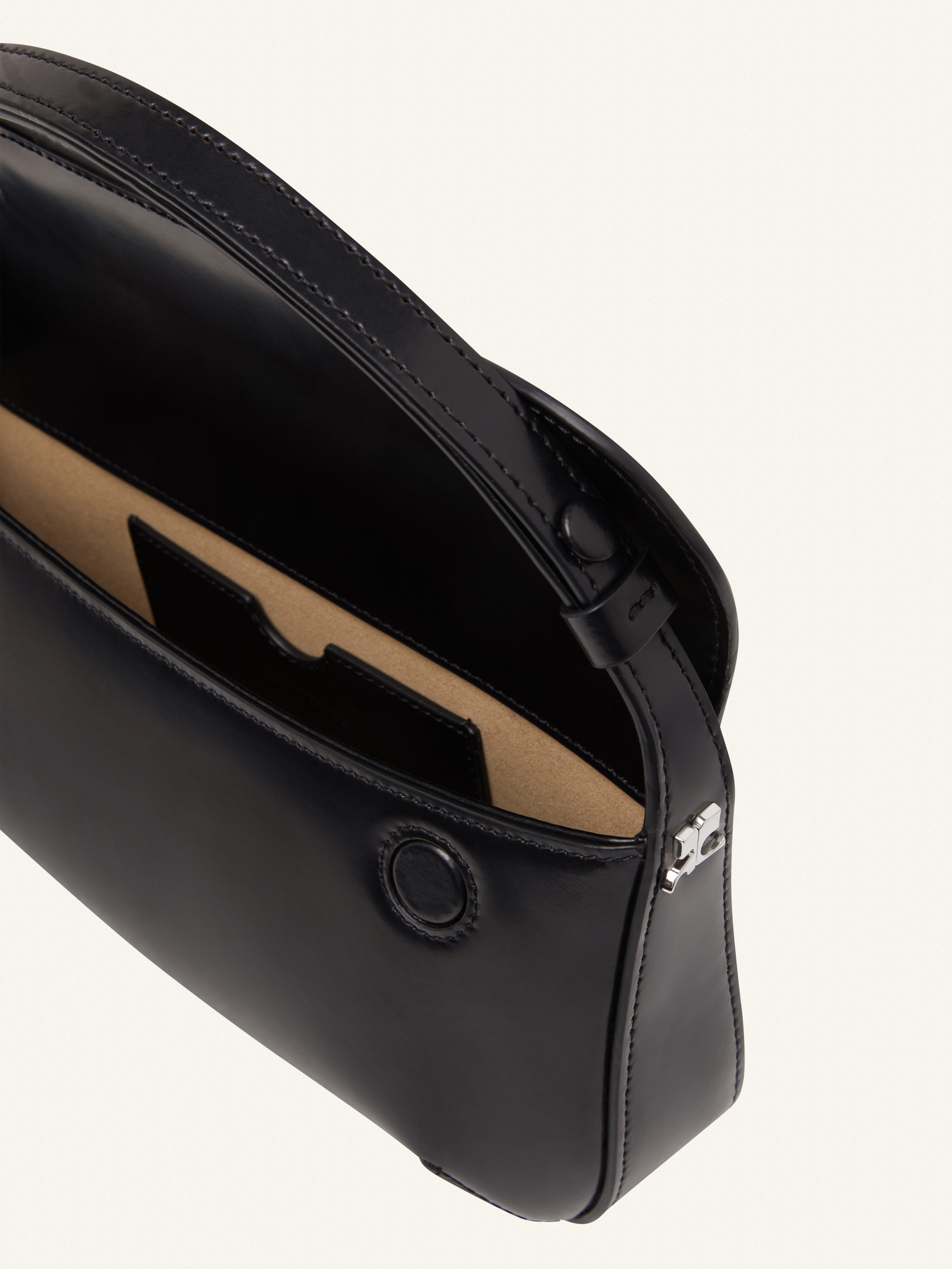 SLEEK LEATHER BAG - 4