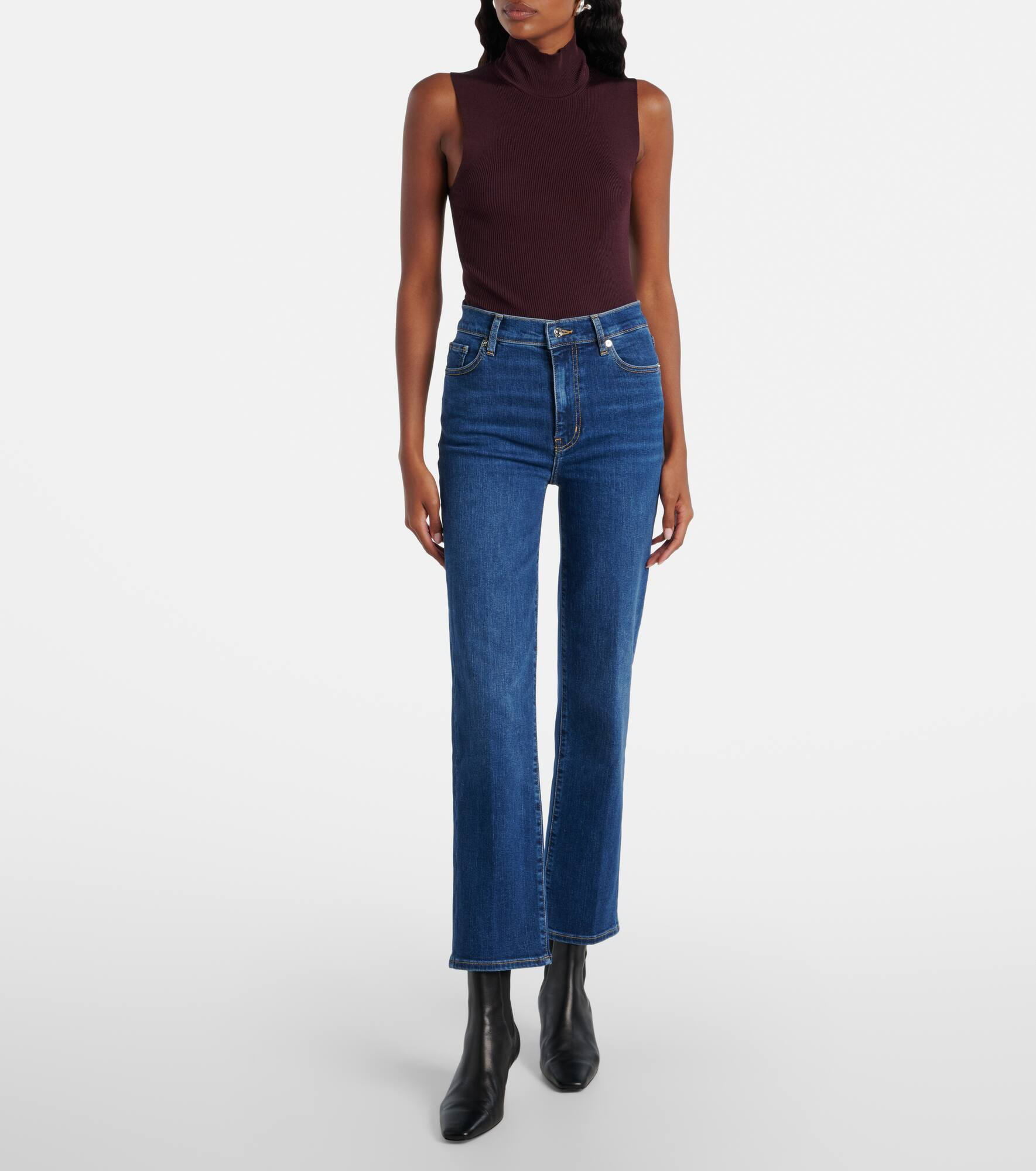 Sleek flared jeans - 7