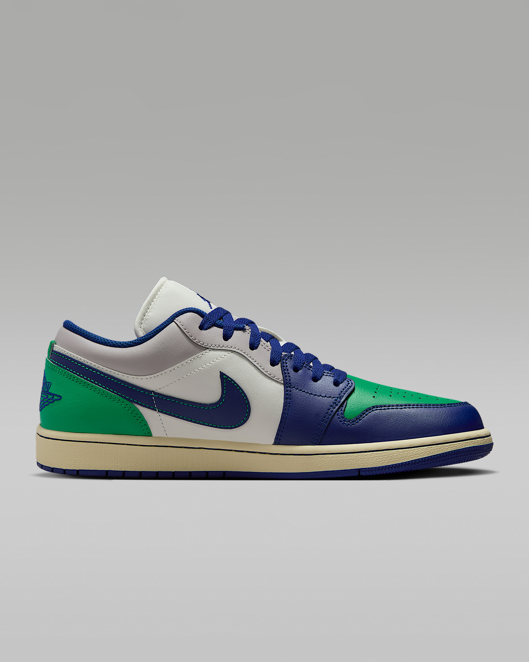Air Jordan 1 Low Men's Shoes - 3