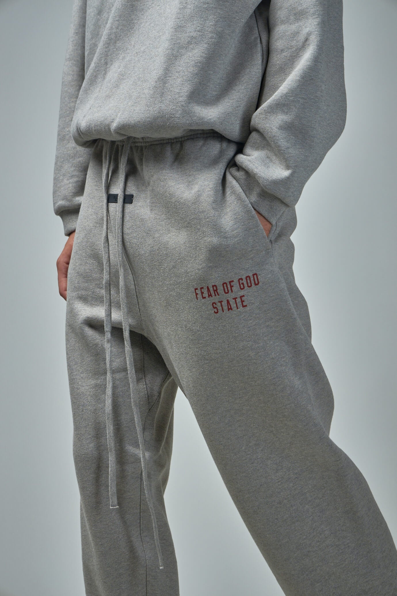 Fleece Essential Sweatpant - 4