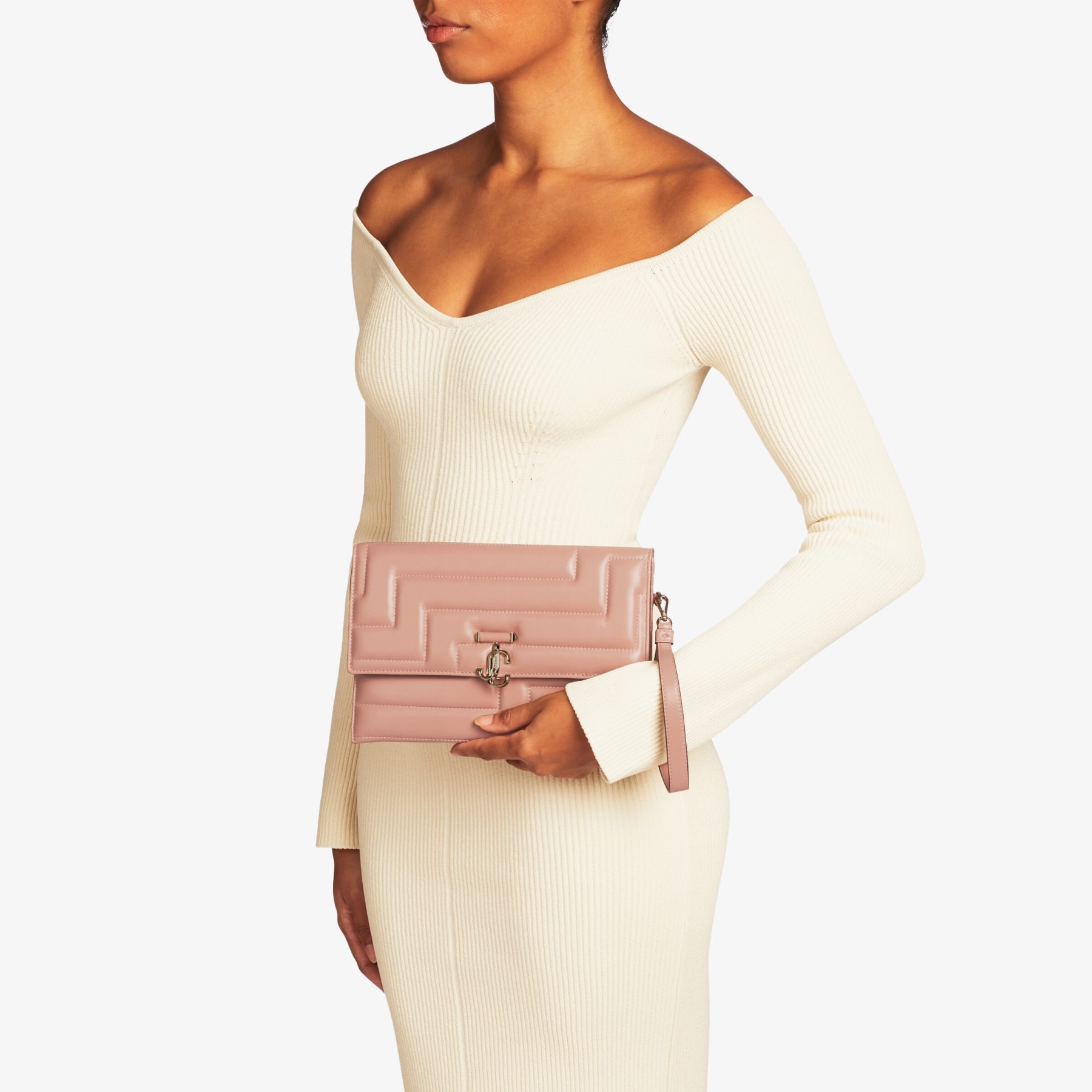 JC Square Avenue Envelope
Ballet Pink Quilted Nappa Leather Pouch - 3