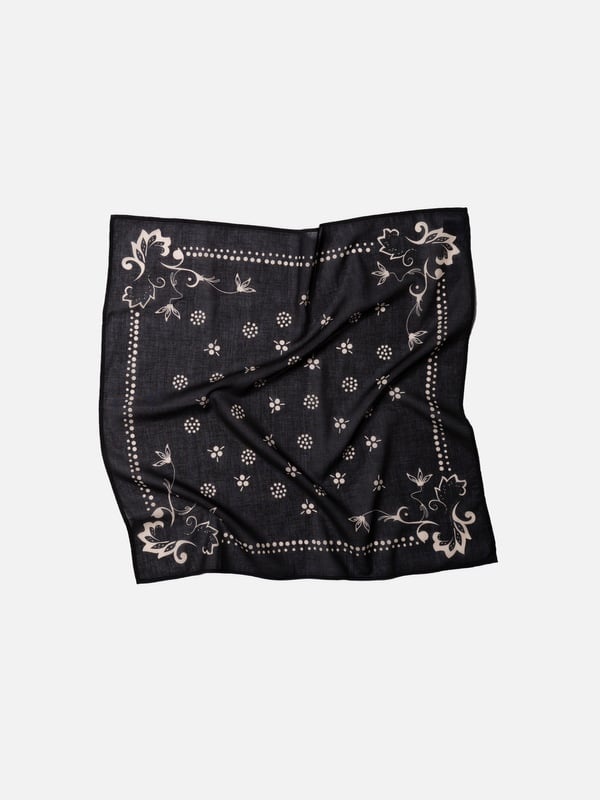 Ingrid Ornament Bandana Black - 2