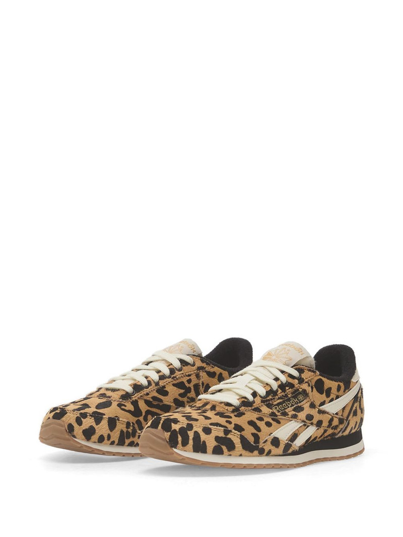 Reebok Classic AZ sneakers outlook