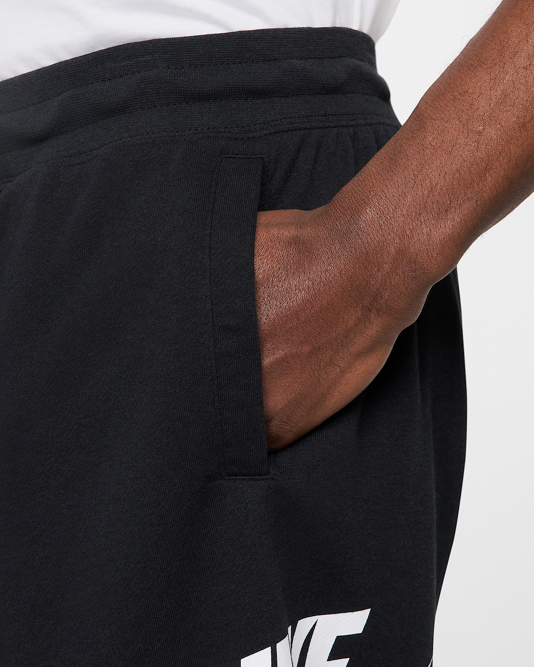 Nike Club Men's French Terry Alumni Shorts - 4