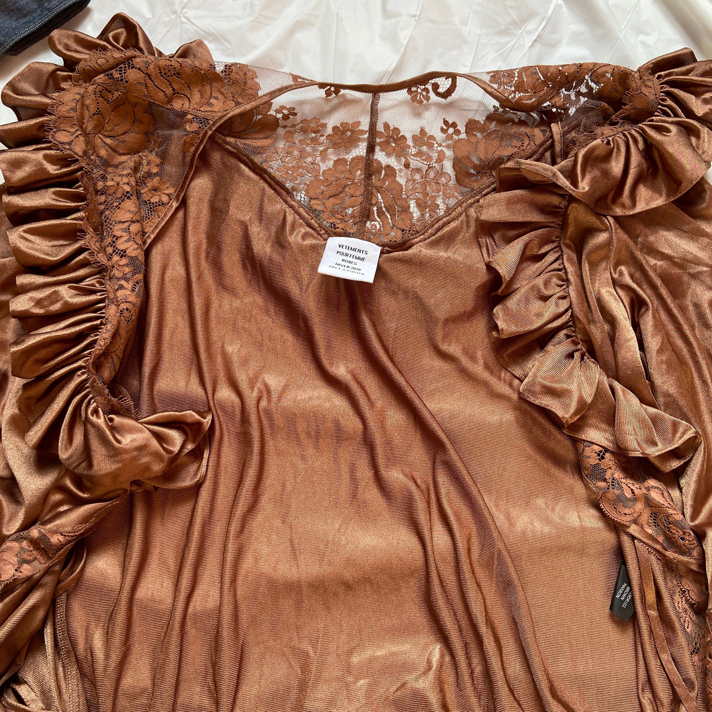 Vetements fall 2019 demna metallic brown floral ruffles lace robe dress - 6