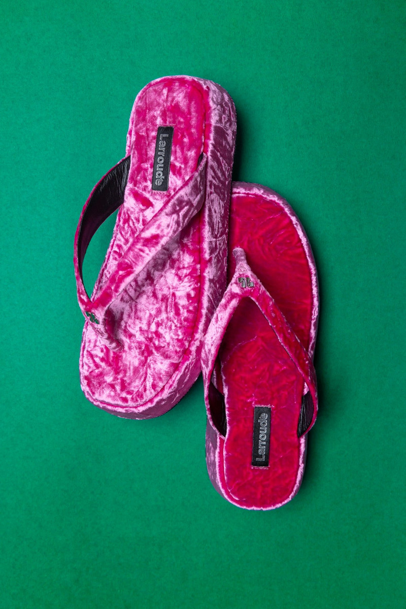 Larroudé Roxy Thong Sandal Pink Velvet outlook