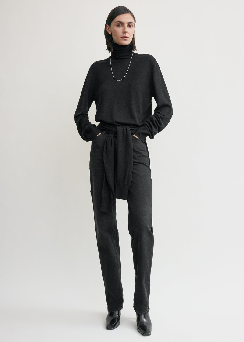 Totême Double-sleeve turtleneck black outlook