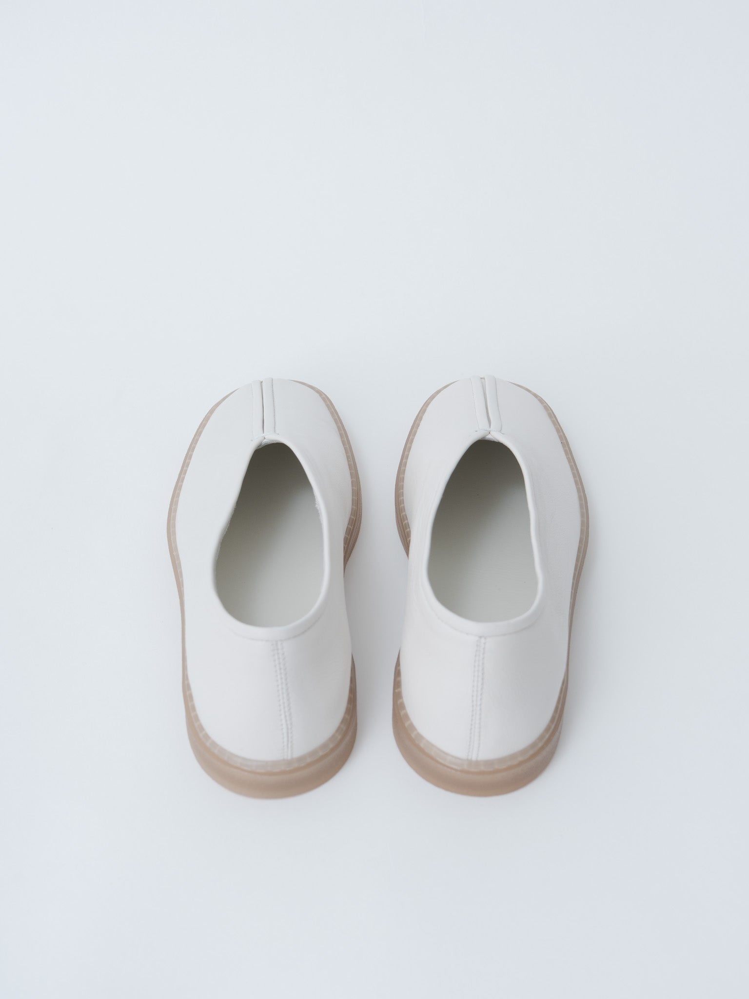 Linoleum Piped Sneakers - White - 6