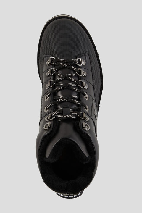 Courchevel Low boots in Black - 5