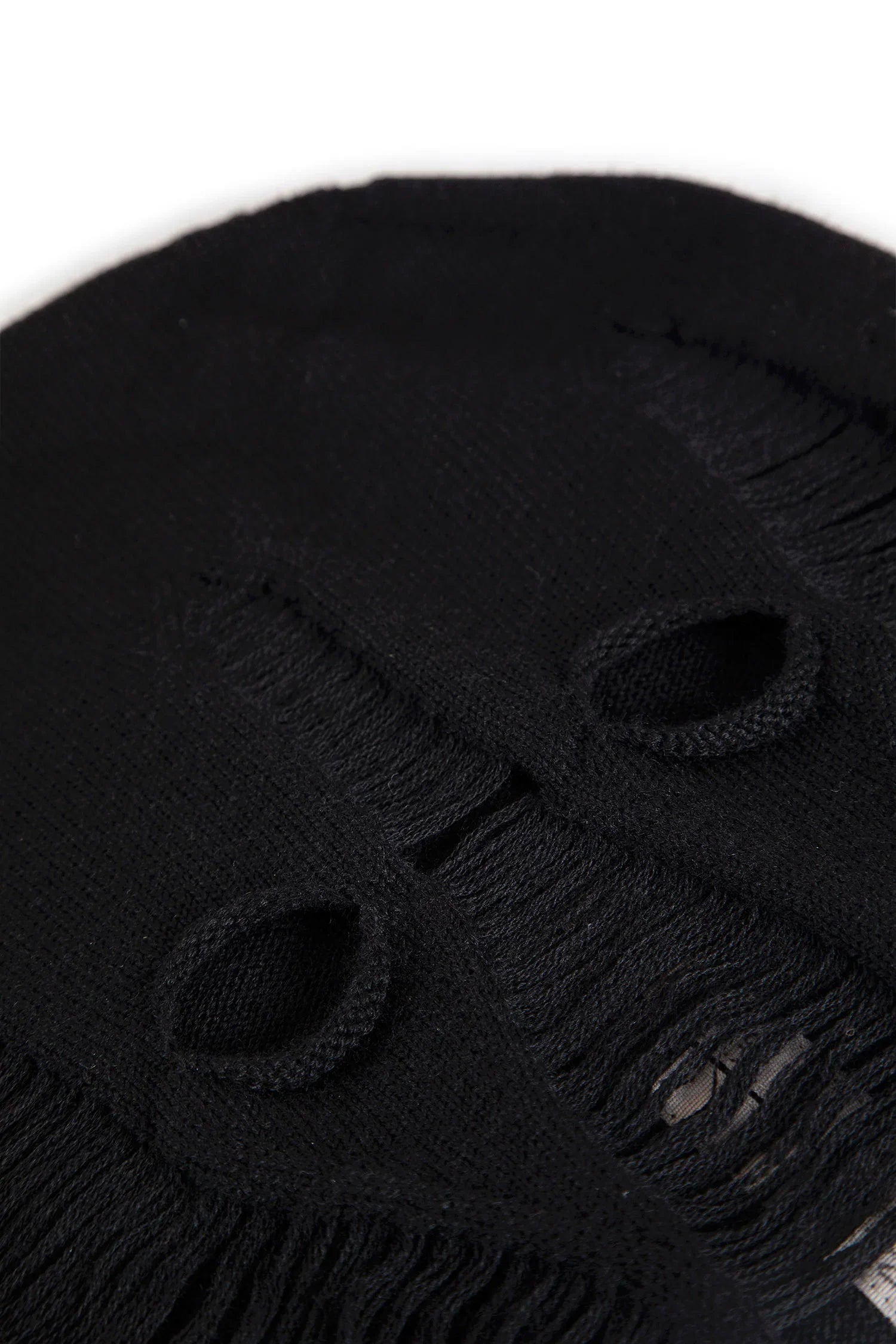 Hollywood-Skull-Balaclava-In-Shredded-Merino-Wool - 3