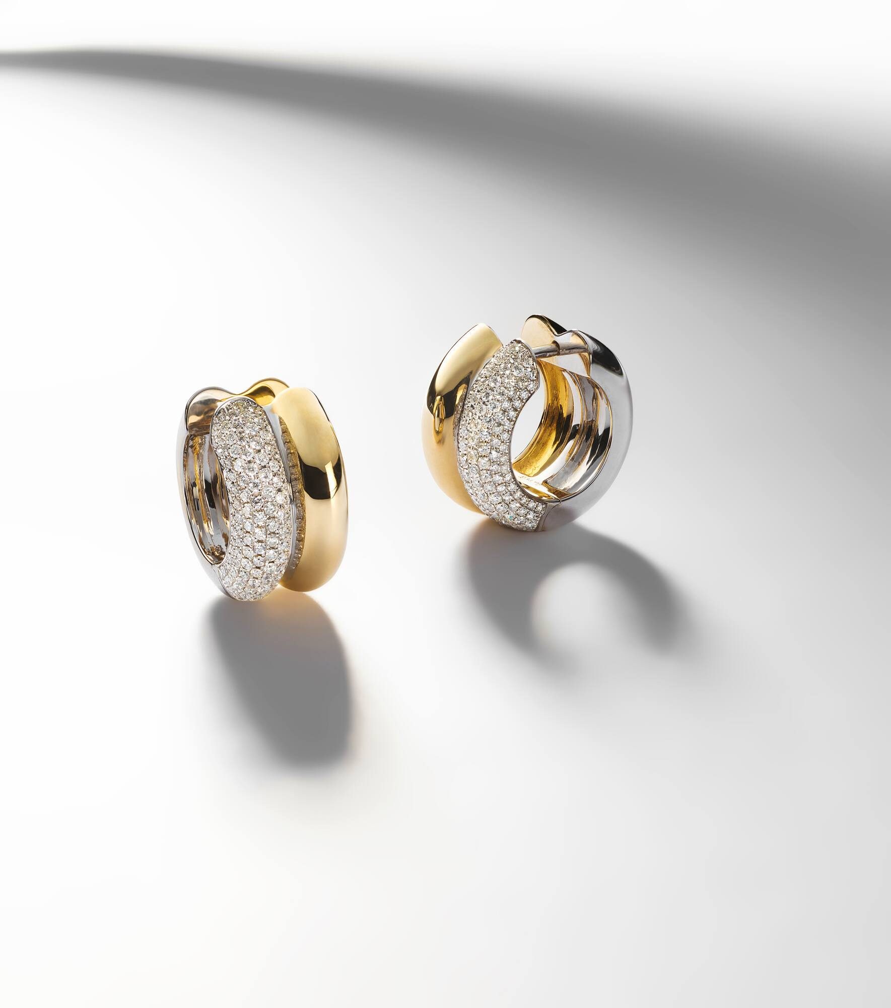 9kt white and yellow gold hoop earrings with diamonds - 5