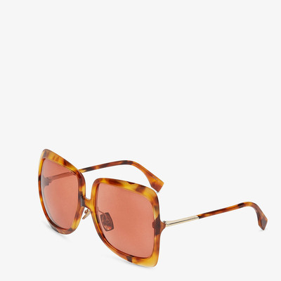 FENDI Fashion Show Sunglasses outlook