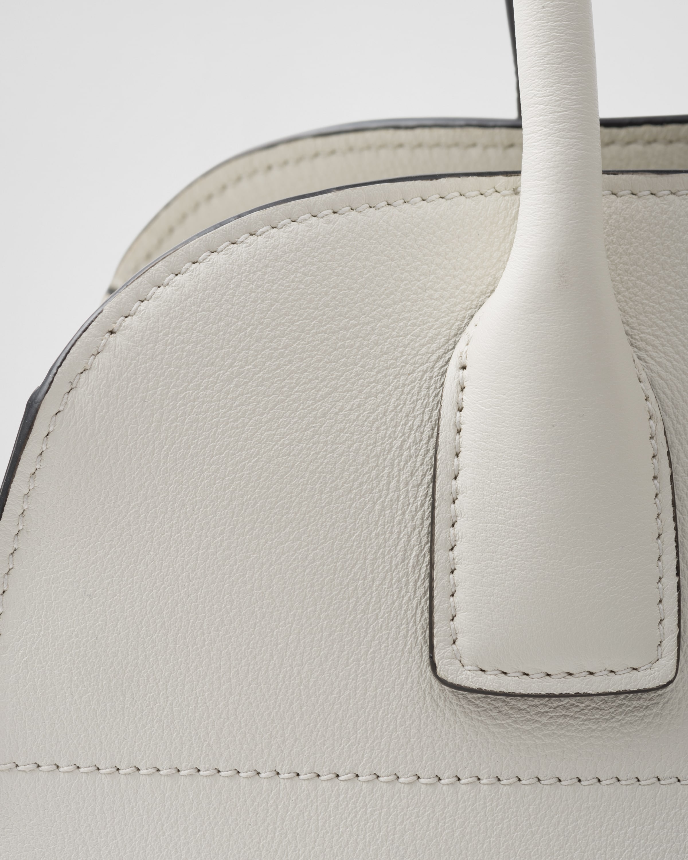 Medium leather tote bag - 6