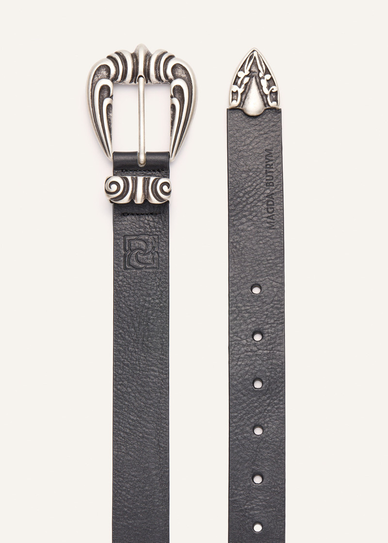 Western-style leather belt with engraved buckle in silver 1
