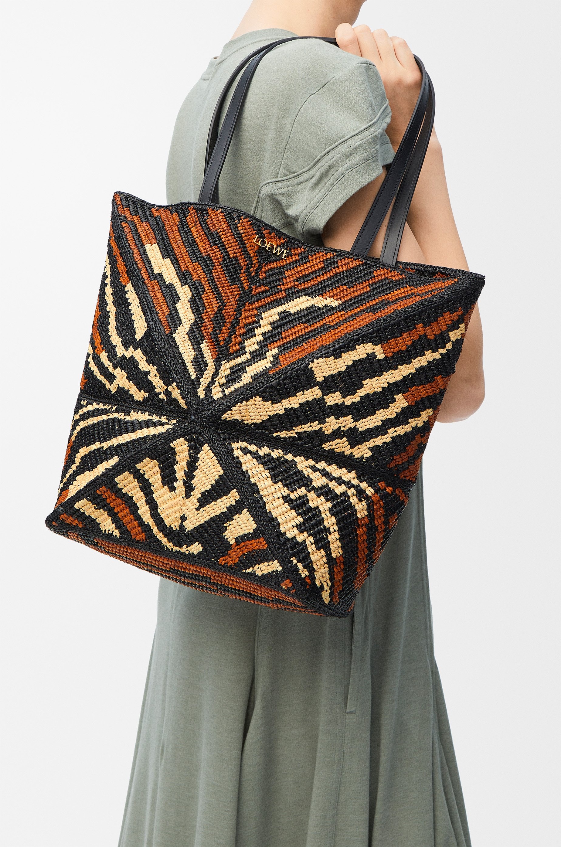 Medium Puzzle Fold Tote in raffia and calfskin - 3