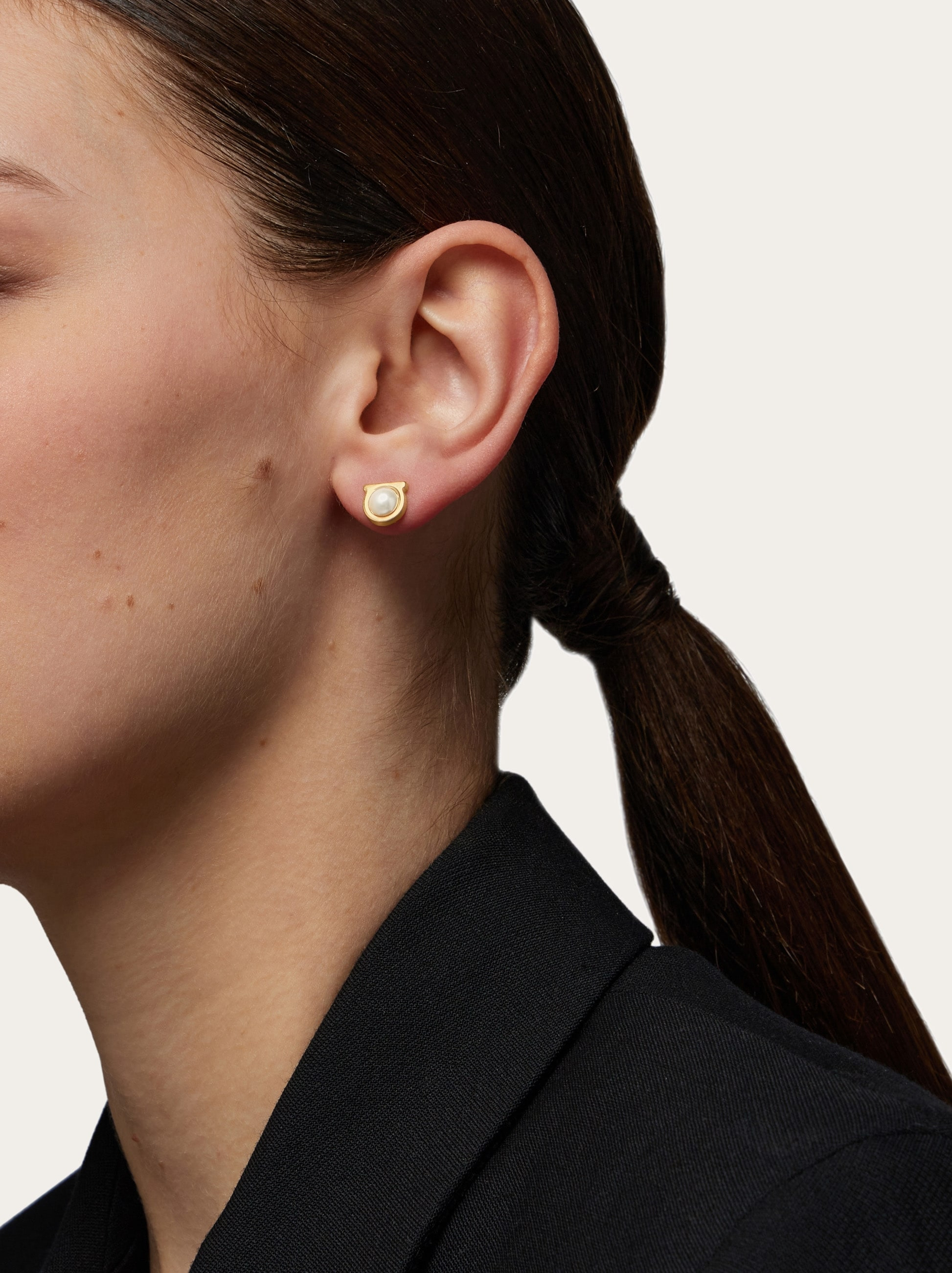 Gancini pearls earrings - 4
