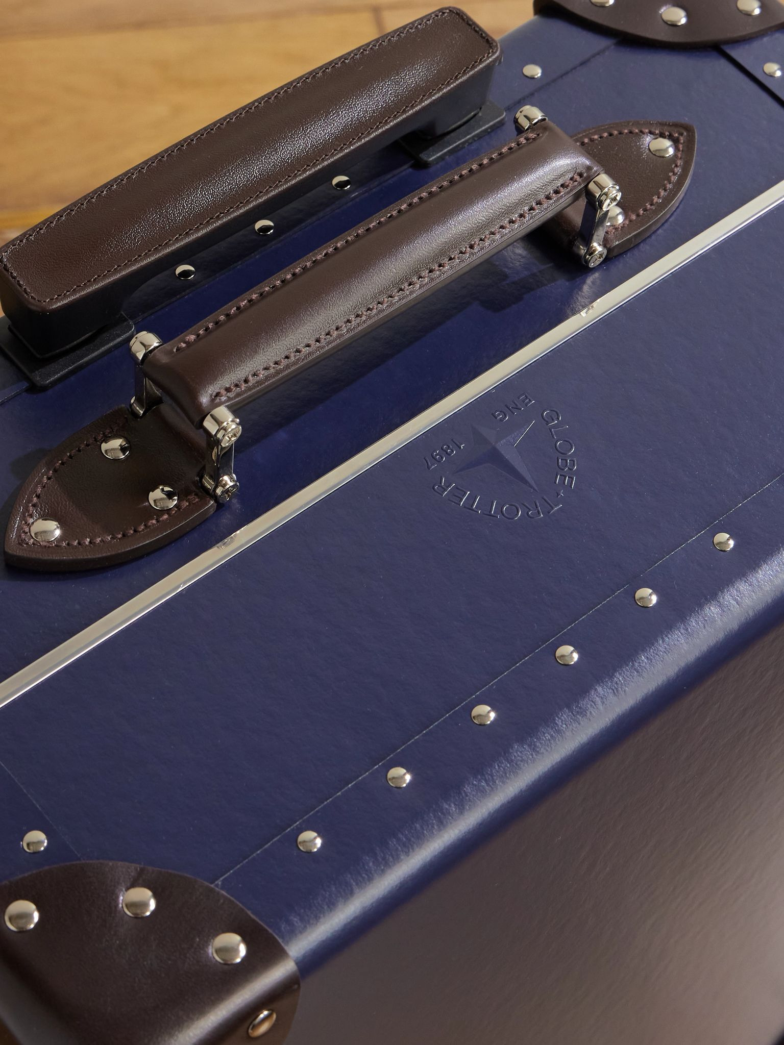 Metropolis Leather-Trimmed Vulcanised Fibreboard Carry-On Suitcase Navy - 5
