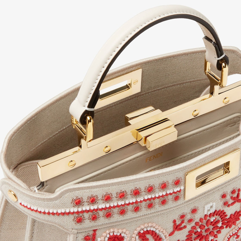 FENDI Peekaboo ISeeU Small outlook