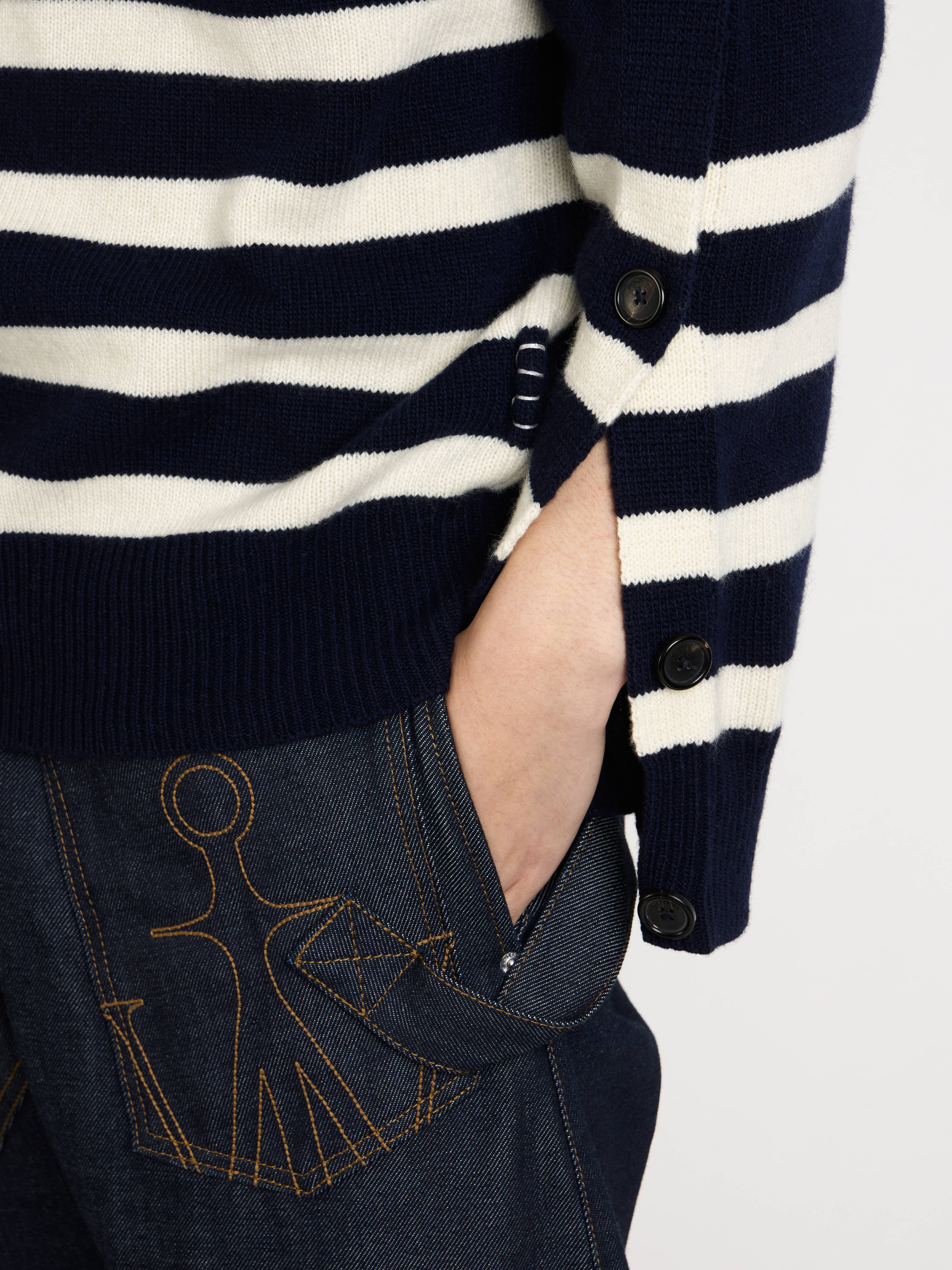 BUTTONED SLEEVE BRETON JUMPER IN NAVY - 8