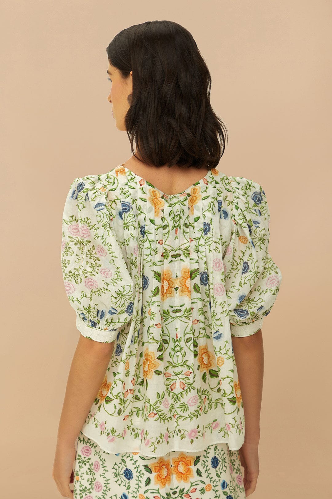 Folk Floral Off-White Scoop Neck Short Sleeve Blouse - 4