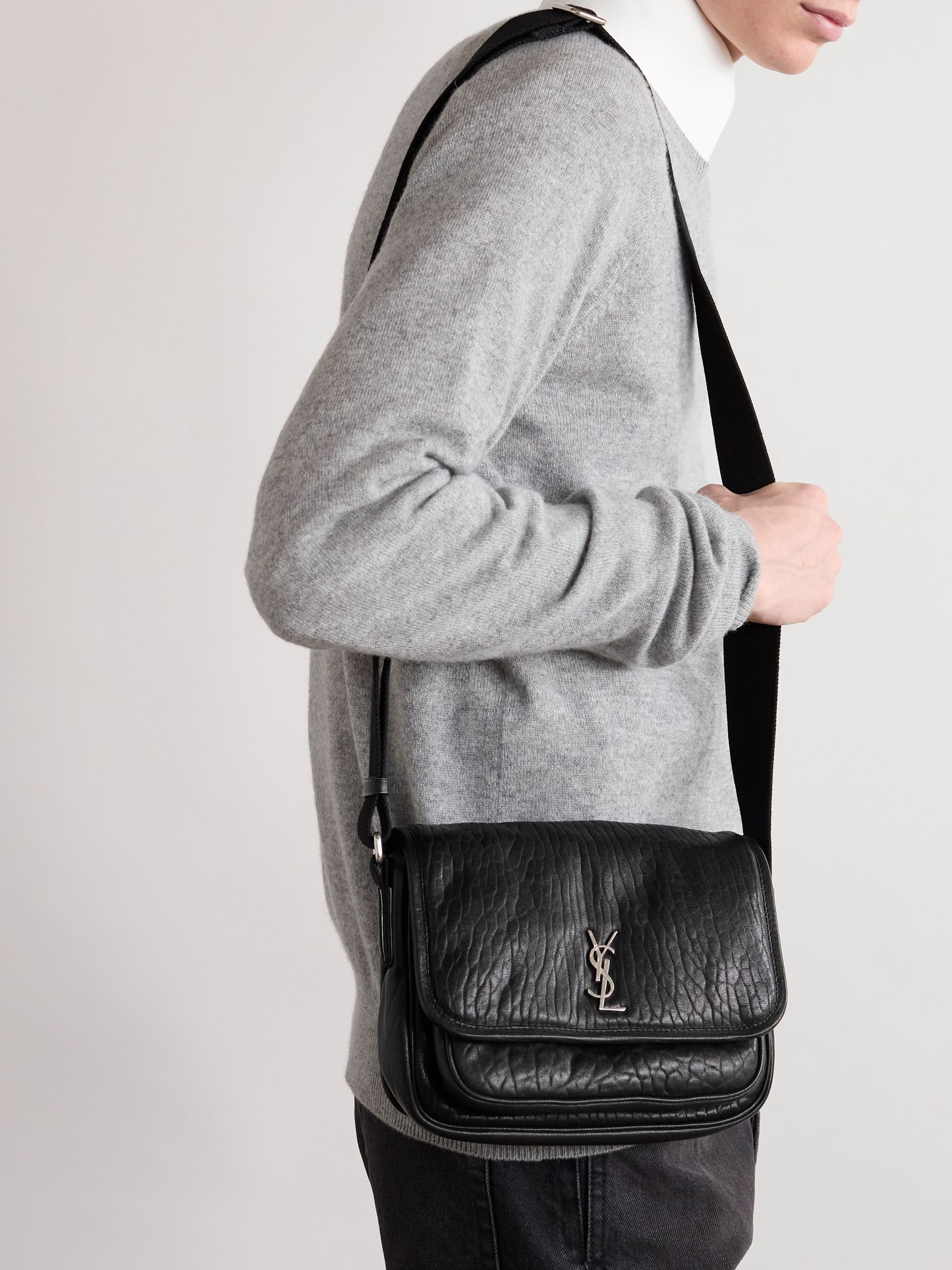 Niki Small Logo-Appliquéd Textured-Leather Messenger Bag Black - 2