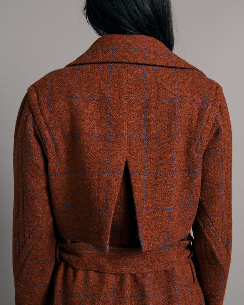 Amber Tweed Trench
Classic Fit Jacket 5