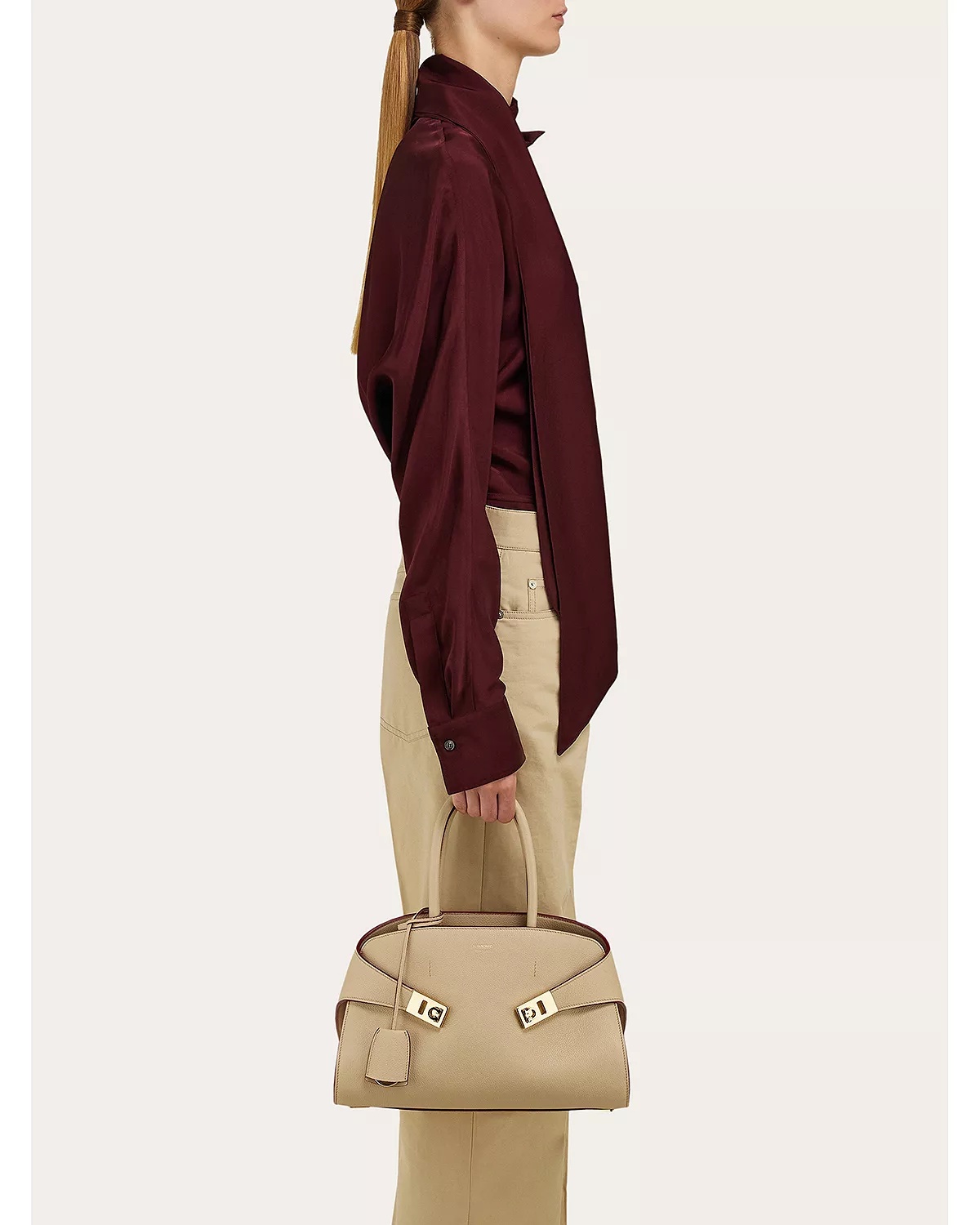 Small Hug Leather Top Handle Bag - 3